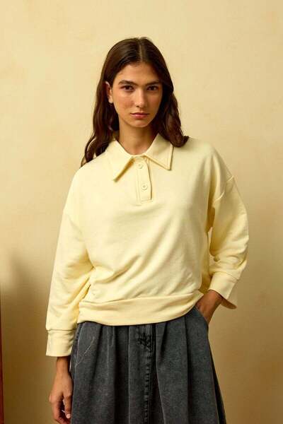Ceylan Otantik Butter Yellow Polo Neck Crop