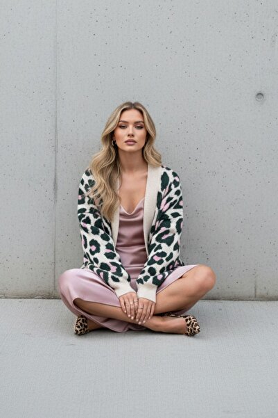 Kübra Tekstil Women's Cream Leopard Patterned Oversized Winter Thick Knitwear Cardigan - Women's Cardigan