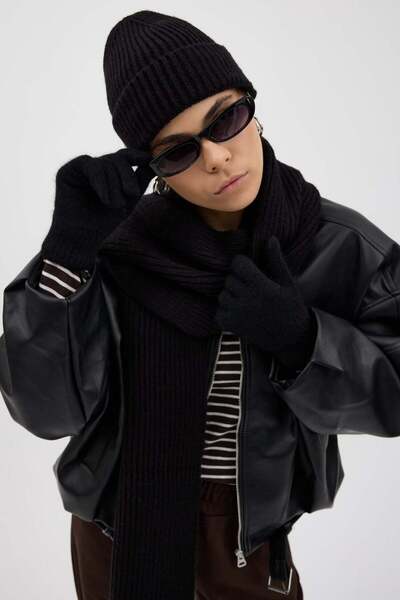 Buly Ribbed Knitted Scarf