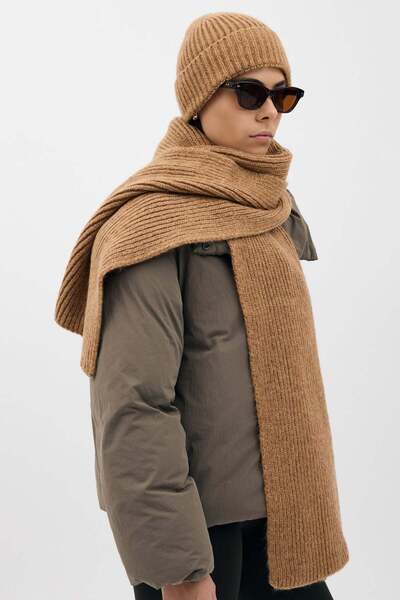 Buly Ribbed Knitted Scarf