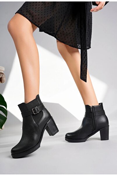 Anıl Ayakkabı Lotus Women's Black Belt Buckle Rubber Detail Zippered Thick Heel Boots