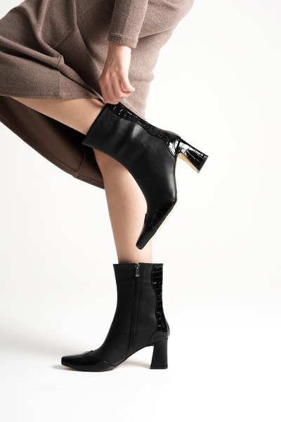 MARCHEO Loana Women's Black Crocodile Patterned Thick Heeled Winter Boots