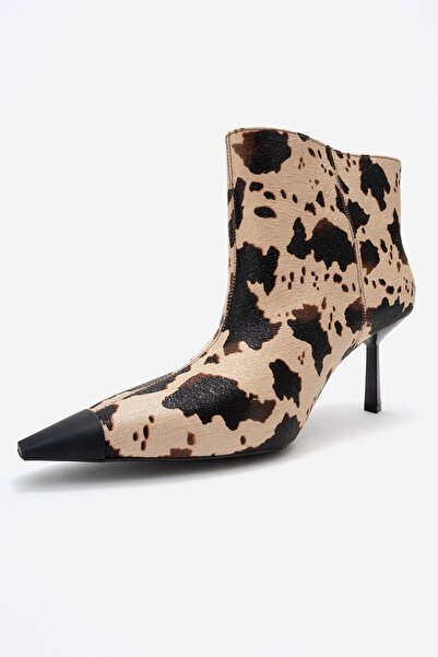 LuviShoes Γυναικείες μπότες με λεπτό τακούνι RASSEL με μπεζ σχέδιο ματ μύτη