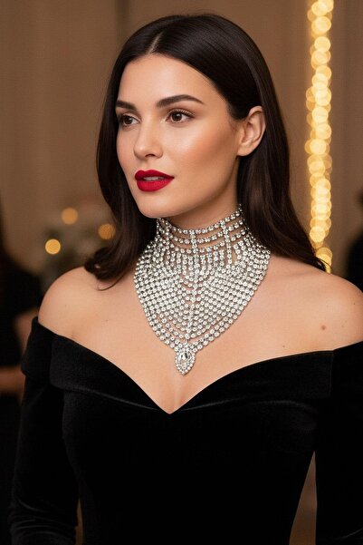 TAKIŞTIR Gümüş Renk Taş Detaylı Tasarım Abiye Kolye