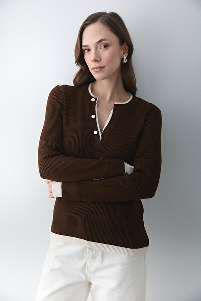 Laluvia Dark Cinnamon - Cream 2-Patch Buttoned Sweater - 251023