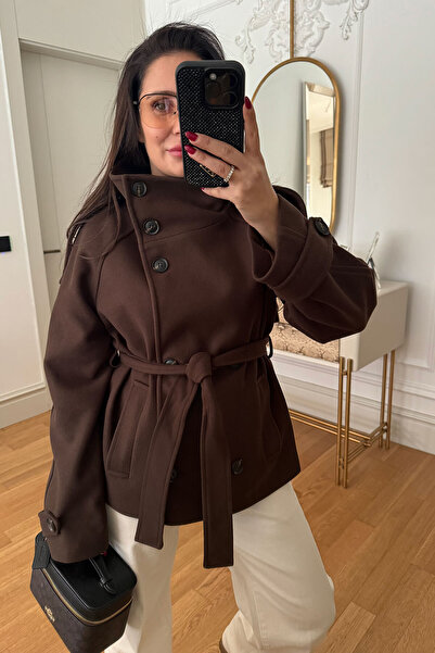 MAGARDE سترة مزخرفة بحزام و ياقة مرتفعة متوسطة الطول أزرار - بني