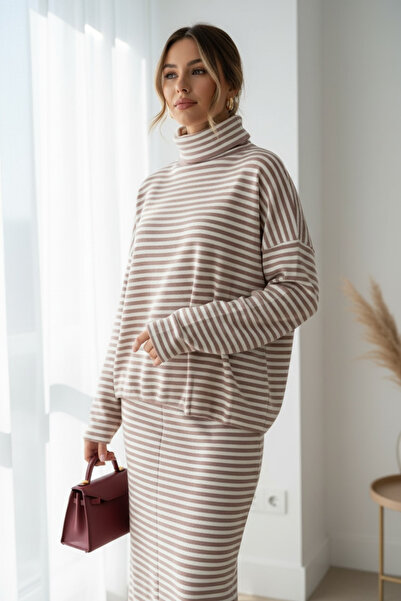 NEWCO High-Necked Striped Oversized Skirt & Sweat Double Knitwear Set