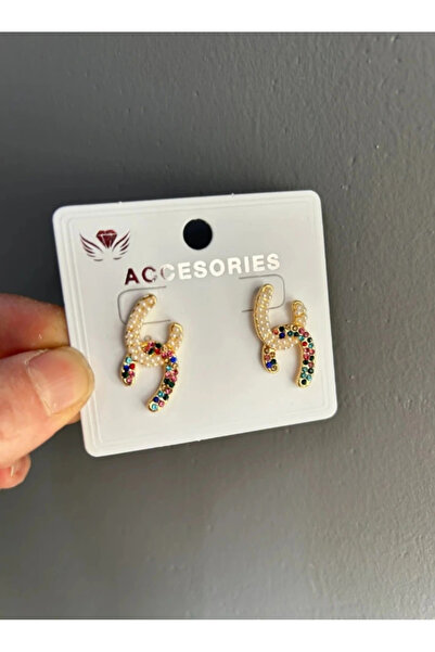 naaksesuar أقراط ذهبية بتفاصيل حجر اللؤلؤ من ماركة ماركة