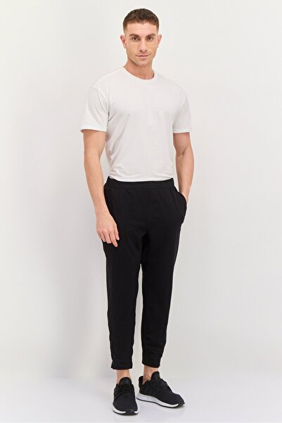 Mondetta Men Regular Fit Plain Outdoor Jogger Pants, Black