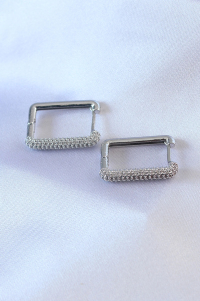 Clariss أقراط نسائية من النحاس الأصفر مرصعة بحجر الزركون موديل مربع فضي اللون...