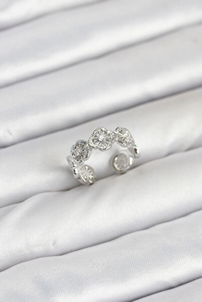 HarmonyAura Brass Silver Color Clover Model Women's Ring