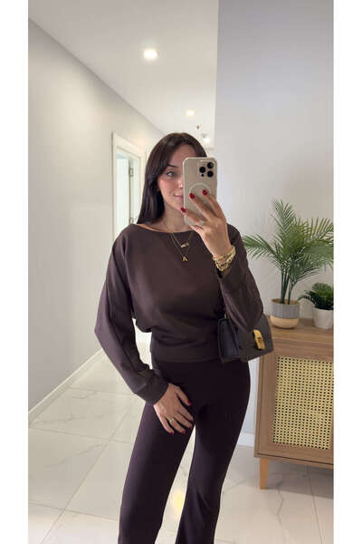 BİRCANÇİL بلوزة بوزوي بياقة قارب باللون البني