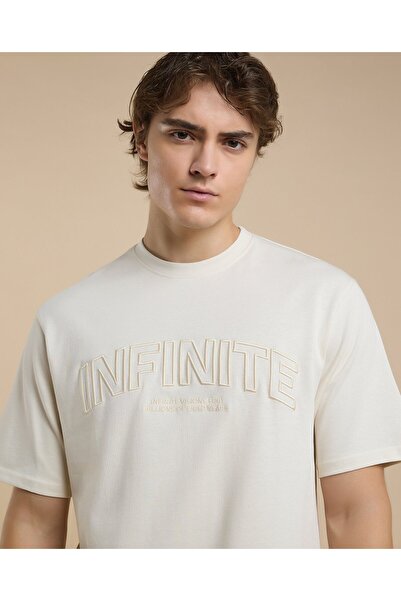 R&B تي شيرت مطرز برقبة دائرية وأكمام قصيرة