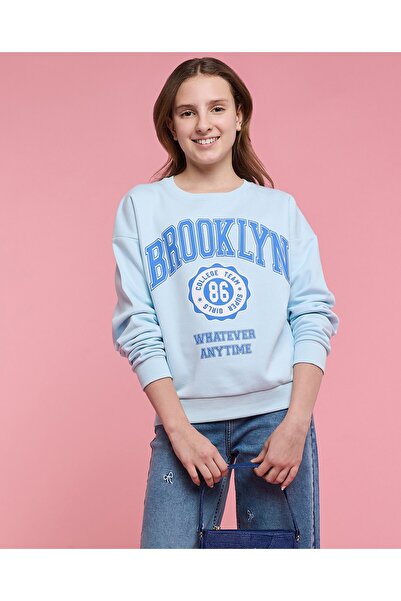 R&B Typography Print Sweatshirt With Crew Neck And Long Sleeves