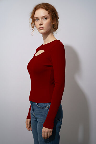 evolise Turtleneck Cut Out Corded Fabric Ribbed Knit Blouse - Red
