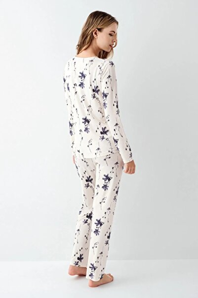 ROZELT Women's Cream Shirt Collar Lace Detailed Pajama Set