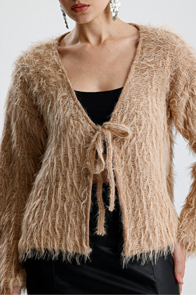 ubmbutik Feather Detailed Front Tie Knit Cardigan