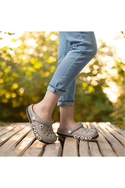 Lion Doctor, Nurse, Chef Non-Slip Sole Unisex Cross for Daily Use