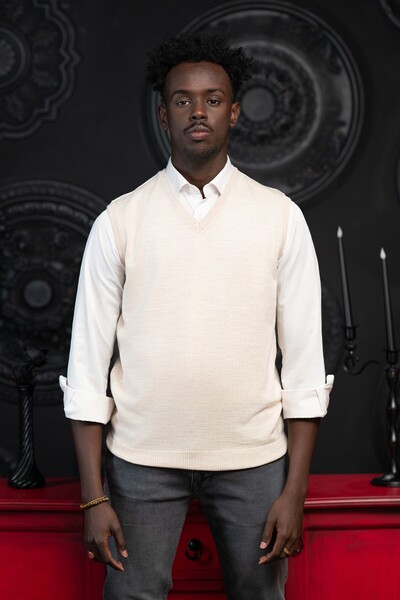 Woolen World V-Neck Regular Fit Wool Sleeveless Knitwear Sweater