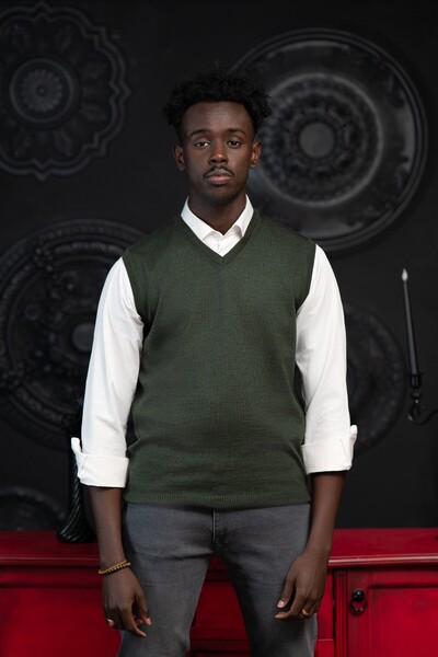 Woolen World V-Neck Regular Fit Wool Sleeveless Knitwear Sweater