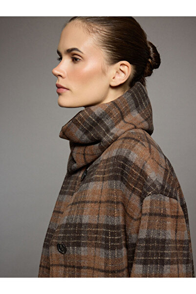 LC Waikiki Atkılı Bisiklet Yaka Ekose Kadın Kaşe Kaban