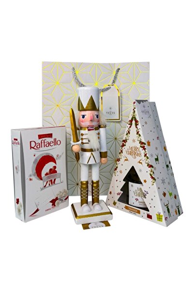 velve Christmas Delight package, with room freshener, Nutcracker decoration and Raffaello pralines