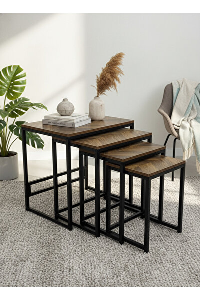 Living مجموعة من 4 طاولات بسطح خشبي وحامل معدني أسود
