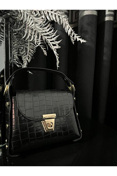 LARASİ Kadın Siyah Rivet Detaylı El Çantası