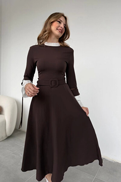 HELİS BUTİK Φόρεμα με πλισέ μανίκια και λεπτομέρεια με ζώνη, υφαντό καφέ χρώμα