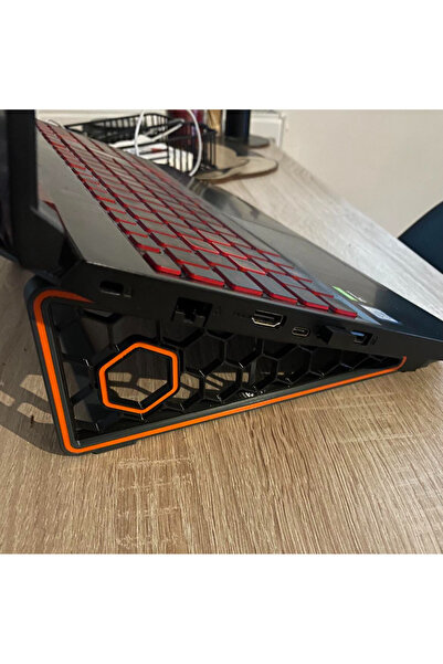 Akgün's Lightweight and Ergonomic Laptop Stand (3D Printing)