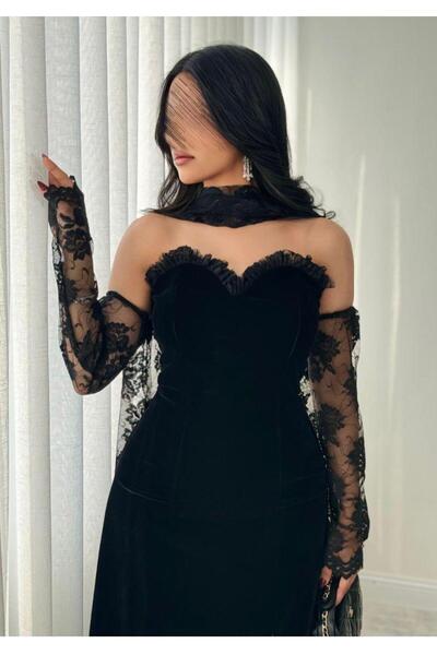 1186359 Velvet dress with lace