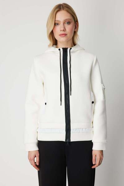 ON Hooded pocket detailed coat