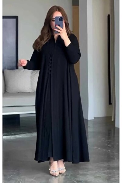 Korean عباية رسمية وانيقة وبتفاصيل كسره من الأمام وعلى الأكمام عمليه ومرتبة نص كلوش