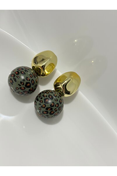 BIJUTERI Yeşil leoparlı altın renk detaylı top küpe