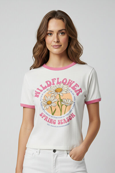 buğrahayalin White Flower Printed Pink Rib Detailed Women's T-Shirt