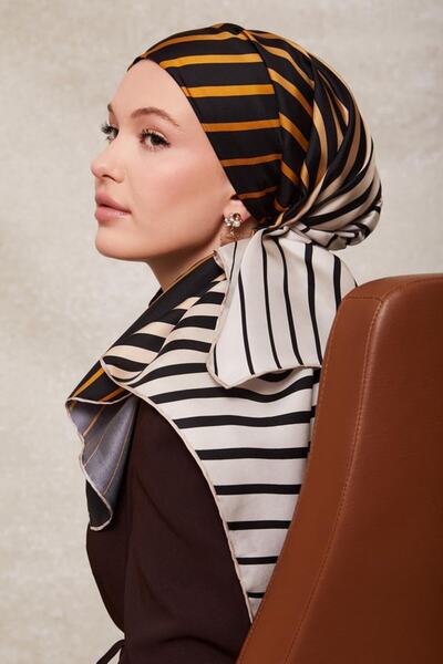 Levidor Μεταξωτό μαντήλι με χρυσό σχέδιο-0909