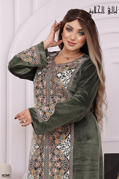 Lyaly aljlabyh فستان مخمل طويل مطرز - قفطان شتوي راقي كم طويل -تطريز صوفي كثيف