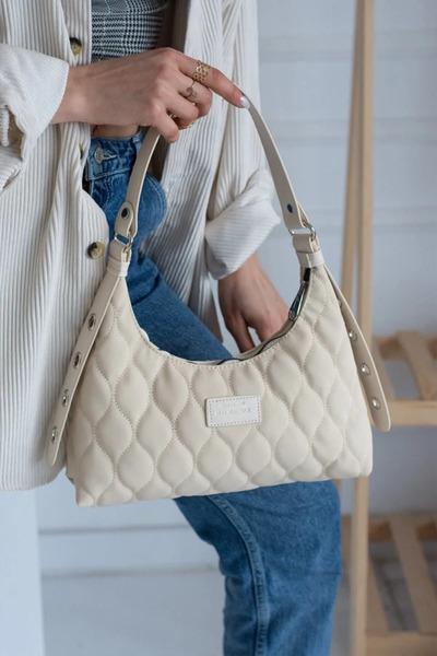 Glowfit Shine Your Shape Kadın Krem Kapitone Desenli Baget Omuz Çantası, Günl...