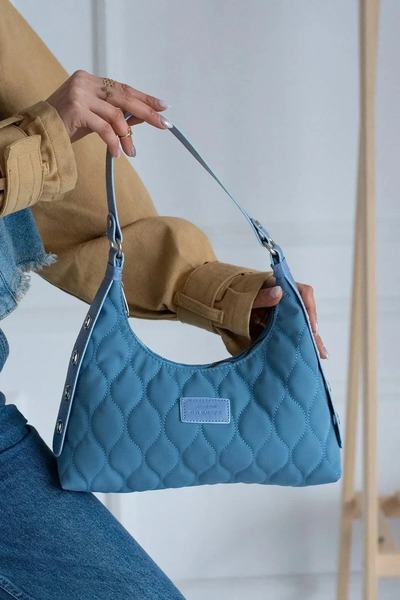 Glowfit Shine Your Shape Kadın Açık Mavi Kapitone Desenli Baget Omuz Çantası,...