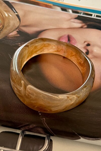 Trendy Butik Bone color thick bracelet