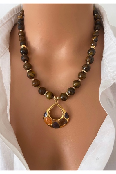 TARZ-I TAKI قلادة من الحجر الطبيعي بعين النمر بلون بني 10 مم مصنوعة من الفولا...