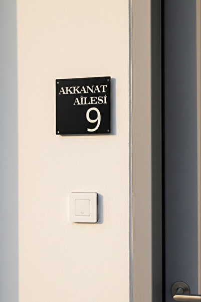 mdf Özel Tasarım AHŞAP Kapı İsimliği | 25x25 cm | Soyisim ve Kapı Numaralı | Zile Yakın Duvar Panosu