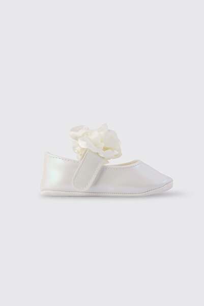 Panço Yenidoğan Çiçek Detaylı Ekru Patik