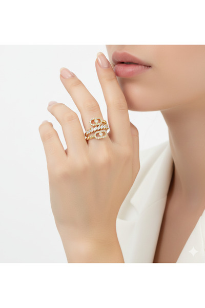 burjalmodah A luxurious women's ring with a modern design, adorned with sparkling zircon stones.