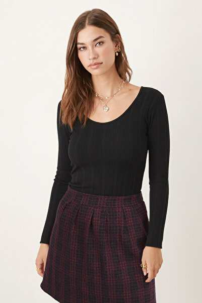 armonika Women's Black V-Neck Fitted Long Sleeve Blouse Arm-26K001058