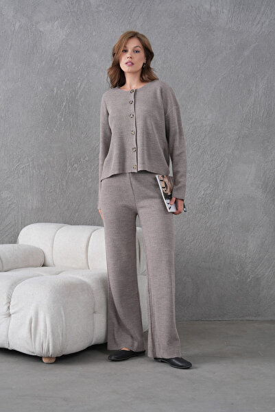 Park Karon Women's Crew Neck Button Closure Ribbed Knit Jacket Pants Two-Piece Knitwear Set