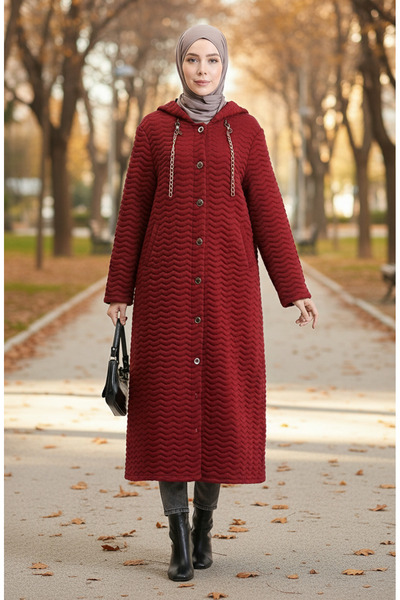 sefamerve Ριγέ καπιτονέ παλτό με λεπτομέρεια αλυσίδας 0217-03 Βουργουνδία