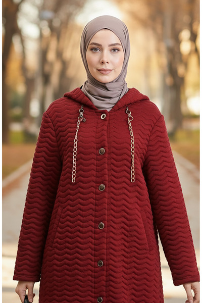 sefamerve Ριγέ καπιτονέ παλτό με λεπτομέρεια αλυσίδας 0217-03 Βουργουνδία