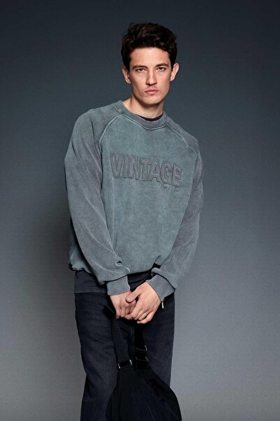 ablukaonline Ανδρικό φούτερ oversized με λεπτομέρεια vintage κεντήματος που πλένεται αναλογικά στο ανθρακί