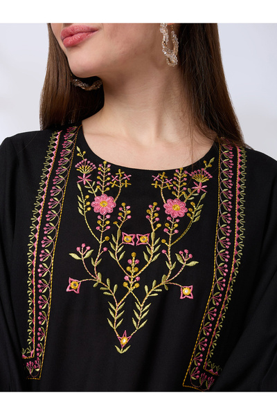 Globus By Styli Floral Embroidered Yoke Fusion Tunic
